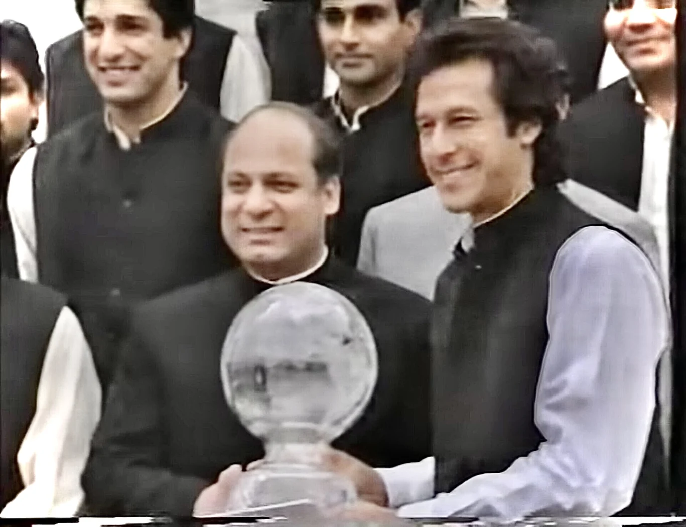 Imran Khan and Nawaz Sharif holding the trophy at a ceremony celebrating Pakistan’s 1992 Cricket World Cup victory.